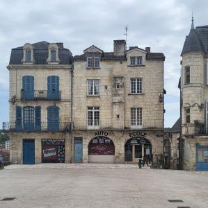 france/nouvelle-aquitaine/perigueux/place-de-la-clautre