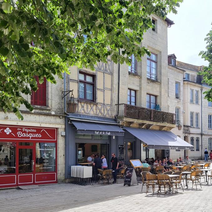 france/nouvelle-aquitaine/perigueux/place-du-coderc