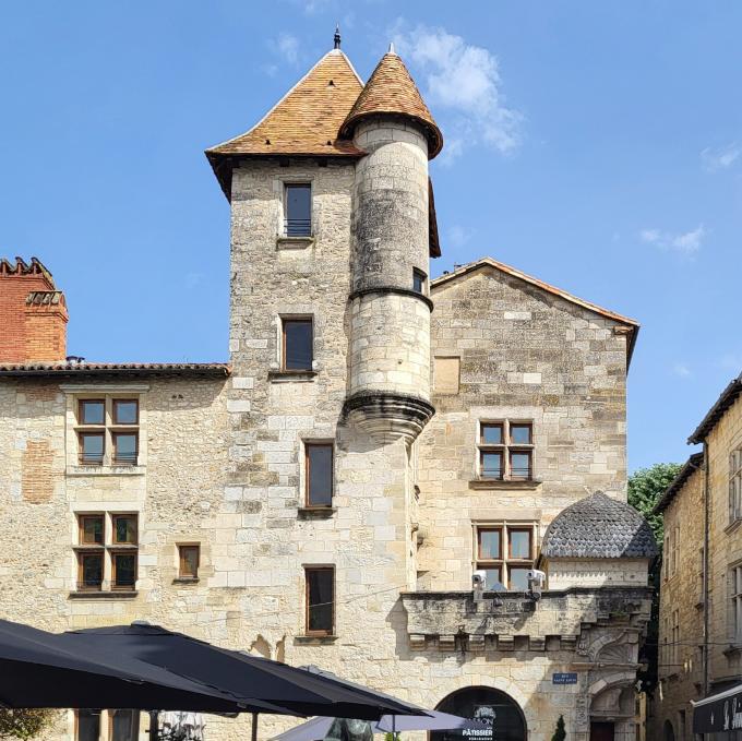 france/nouvelle-aquitaine/perigueux/place-saint-louis