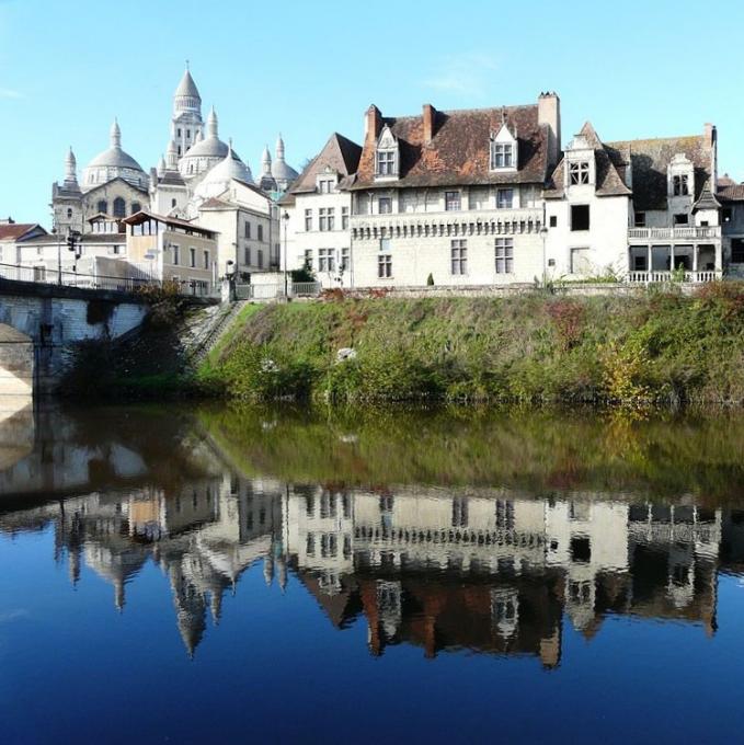 france/nouvelle-aquitaine/perigueux/quais-de-l-isle