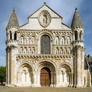 france/nouvelle-aquitaine/poitiers/eglise-notre-dame-la-grande