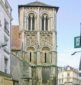 france/nouvelle-aquitaine/poitiers/eglise-saint-porchaire