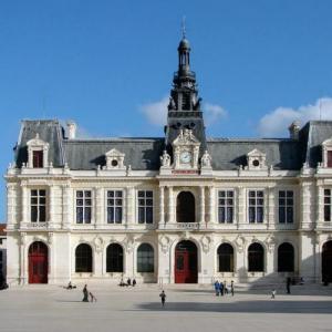 france/nouvelle-aquitaine/poitiers/hotel-de-ville