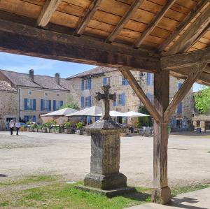 france/nouvelle-aquitaine/saint-jean-de-cole/halle