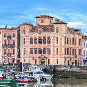 france/nouvelle-aquitaine/saint-jean-de-luz/maison-de-l-infante