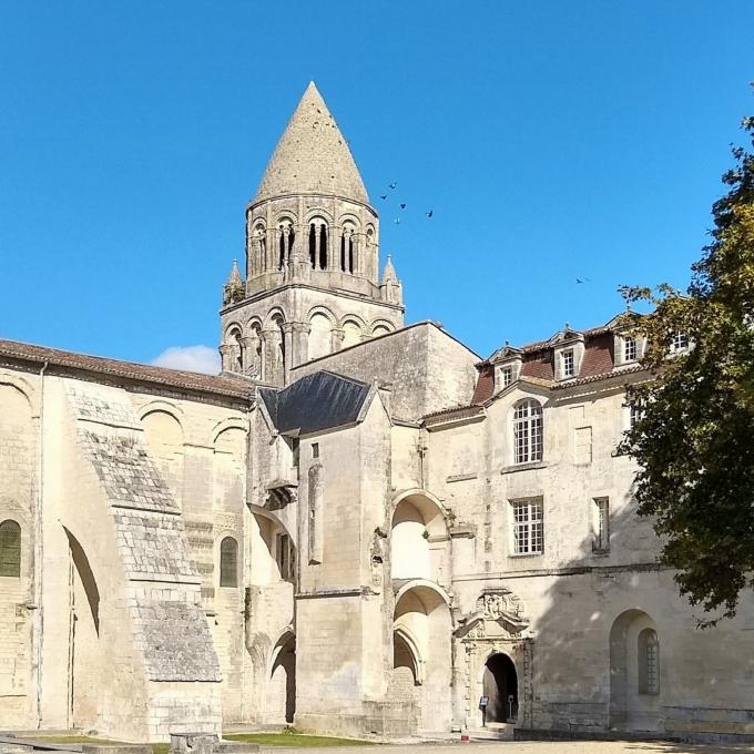 france/nouvelle-aquitaine/saintes/abbaye-aux-dames