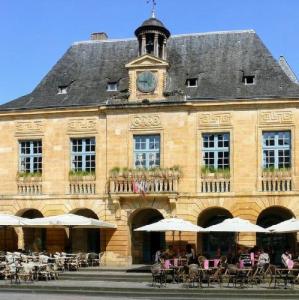 france/nouvelle-aquitaine/sarlat-la-caneda/hotel-de-ville