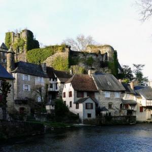 france/nouvelle-aquitaine/segur-le-chateau