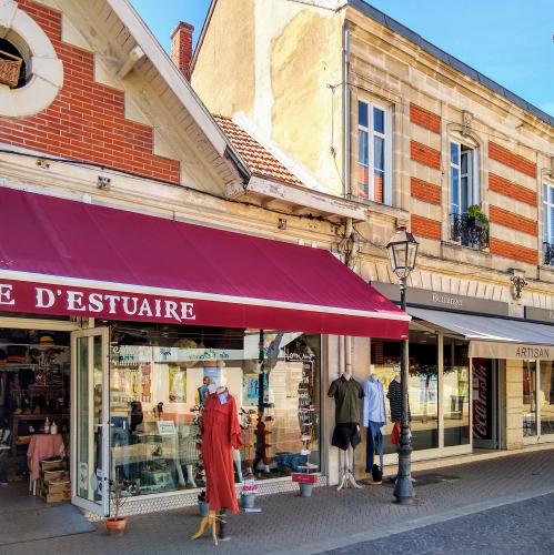 france/nouvelle-aquitaine/soulac-sur-mer/rue-de-la-plage