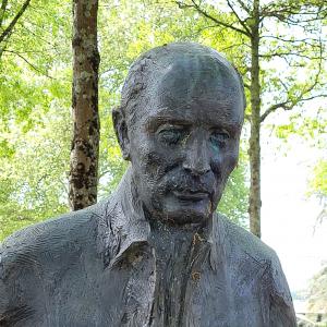 france/nouvelle-aquitaine/soustons/statue-de-francois-mitterrand