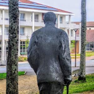 france/nouvelle-aquitaine/soustons/statue-de-francois-mitterrand