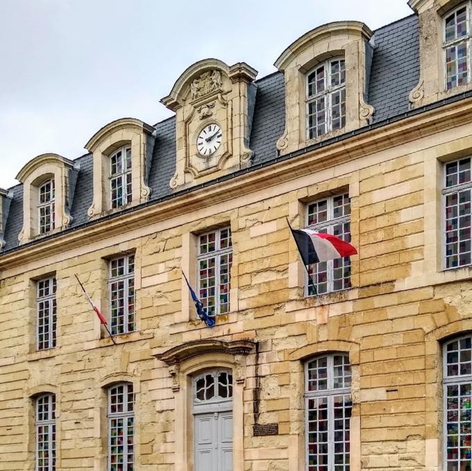 france/nouvelle-aquitaine/thouars/mairie