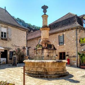 france/occitanie/autoire/fontaine