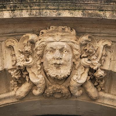france/occitanie/beaucaire-gard/hotel-de-clausonnette