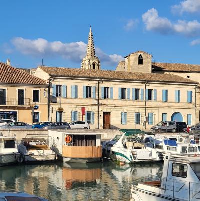 france/occitanie/beaucaire-gard/port-de-plaisance