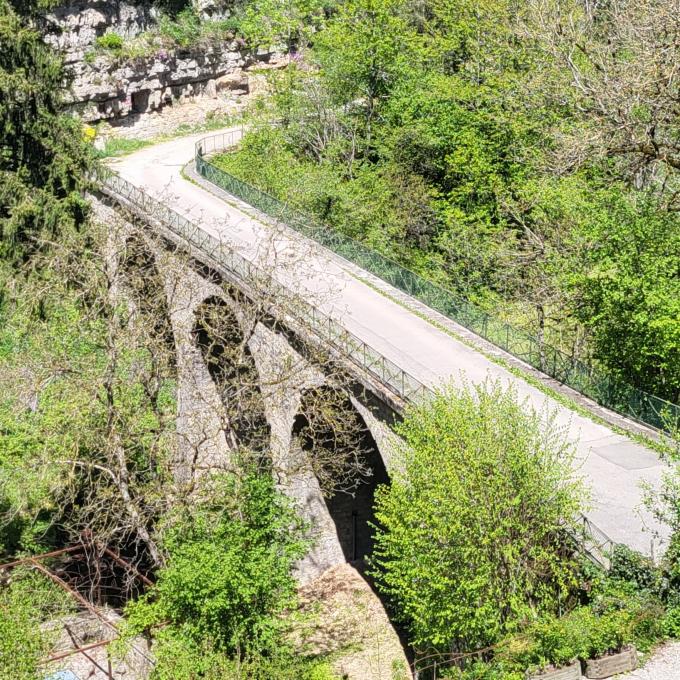 france/occitanie/bozouls/pont-passerelle