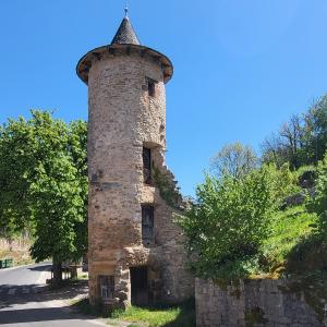 france/occitanie/bozouls/tours-medievales