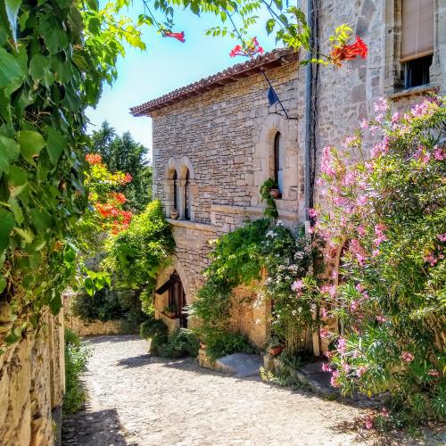 france/occitanie/bruniquel/rue-du-mazel