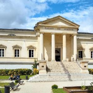 france/occitanie/cahors/palais-de-justice