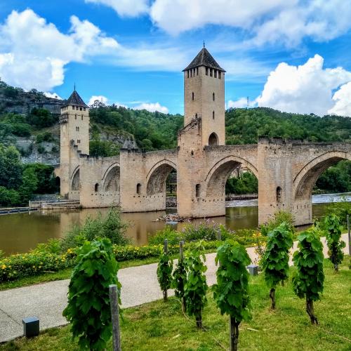 france/occitanie/cahors/pont-valentre