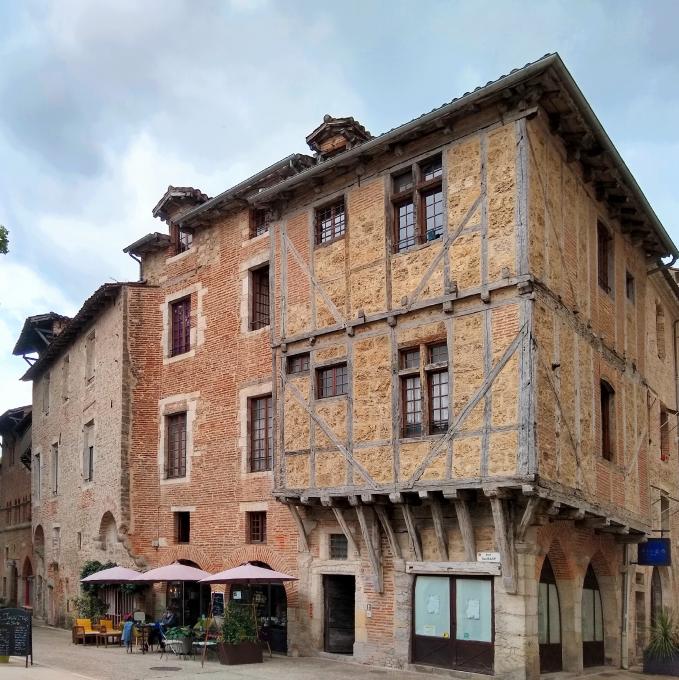 france/occitanie/cahors/rue-de-la-daurade