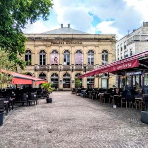 france/occitanie/cahors/theatre