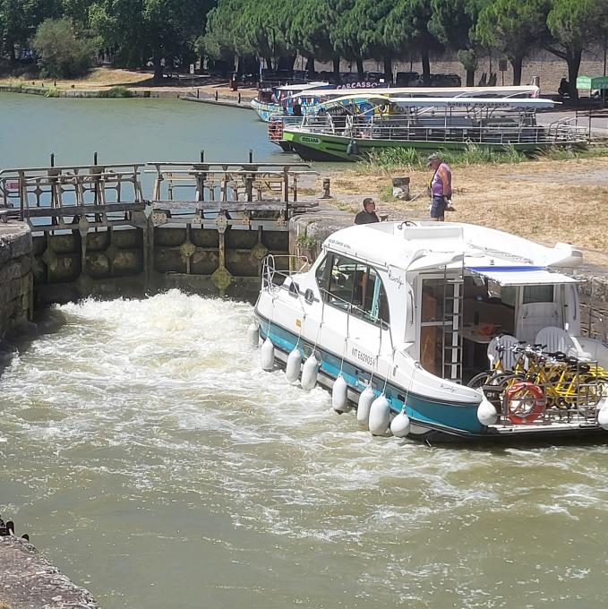 france/occitanie/carcassonne/canal-du-midi