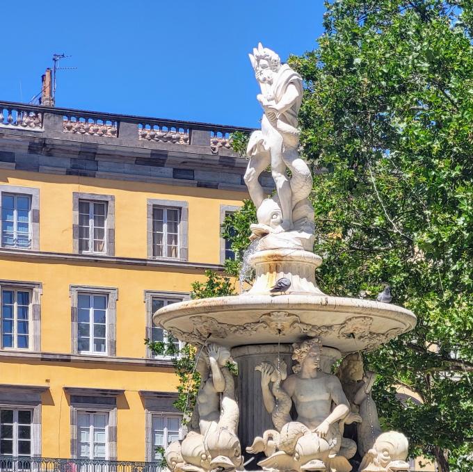 france/occitanie/carcassonne/place-carnot
