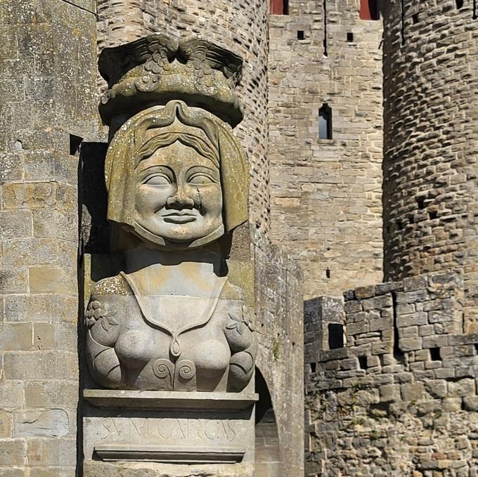 france/occitanie/carcassonne/remparts-porte-narbonnaise