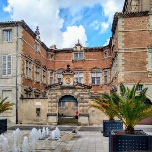 france/occitanie/castres/hotel-de-nayrac