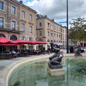 france/occitanie/castres/place-jean-jaures