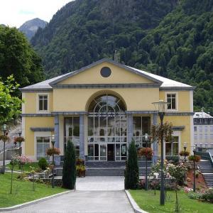 france/occitanie/cauterets/thermes