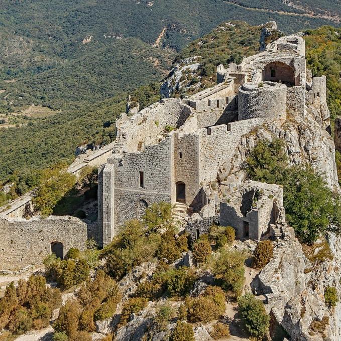 france/occitanie/chateau-de-peyrepertuse