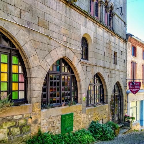 france/occitanie/cordes-sur-ciel/maison-du-grand-ecuyer