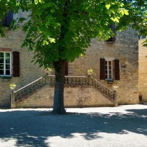 france/occitanie/cordes-sur-ciel/place-de-la-bride