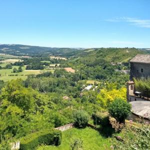 france/occitanie/cordes-sur-ciel/place-de-la-bride