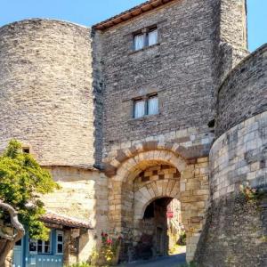 france/occitanie/cordes-sur-ciel/porte-des-ormeaux