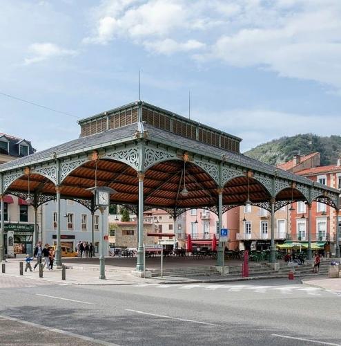 france/occitanie/foix/halle-aux-grains