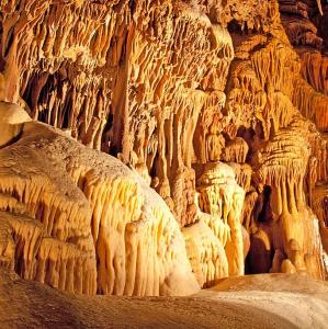 france/occitanie/grotte-de-dargilan
