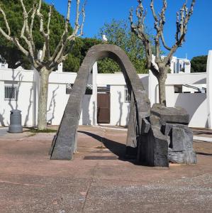 france/occitanie/la-grande-motte/place-de-l-homme