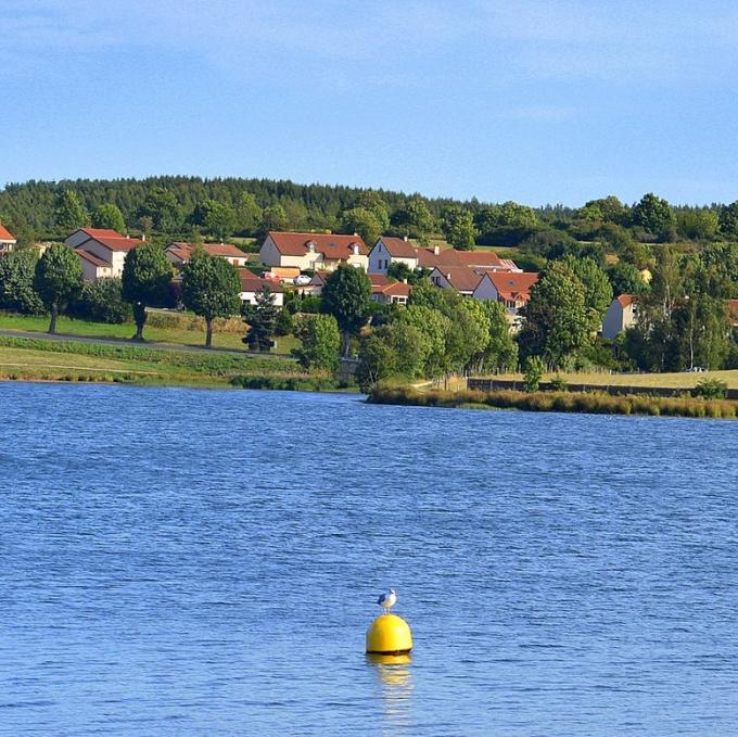 france/occitanie/lac-de-naussac