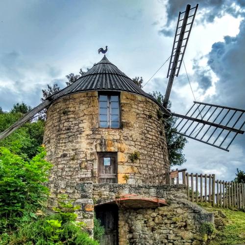 france/occitanie/lautrec/moulin-a-vent-de-la-salette