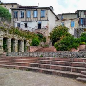 france/occitanie/lautrec/theatre-de-la-caussade