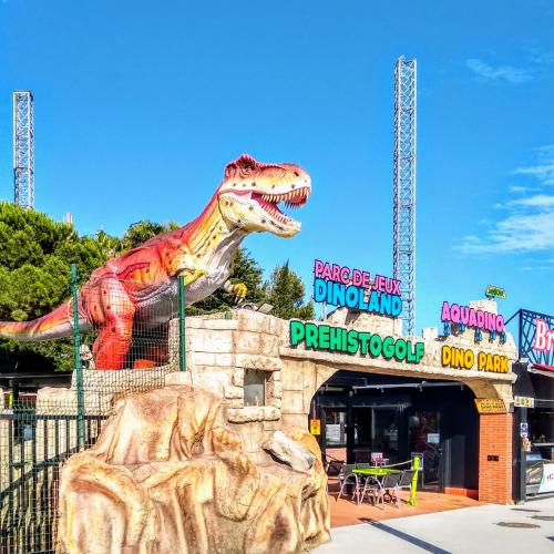 france/occitanie/le-cap-d-agde/dino-world