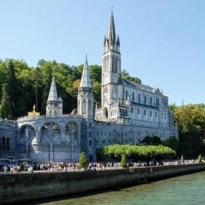 france/occitanie/lourdes/basilique-de-l-immaculee-conception