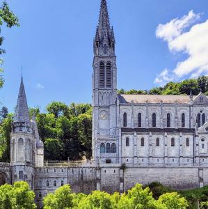 france/occitanie/lourdes/espace-sainte-bernadette