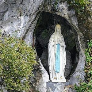 france/occitanie/lourdes/grotte-de-massabielle