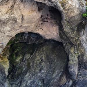 france/occitanie/lourdes/grotte-de-massabielle