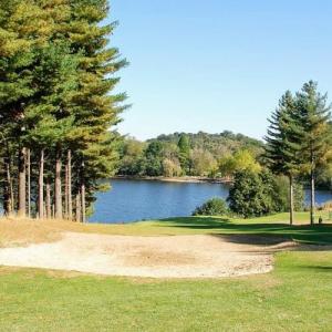 france/occitanie/lourdes/lac-de-lourdes