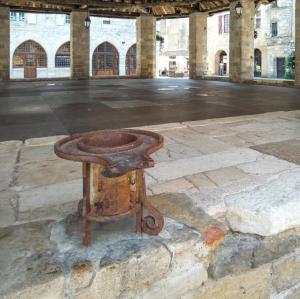 france/occitanie/martel/halles-de-marche